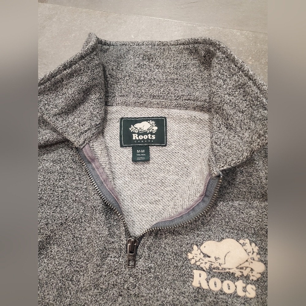 Roots Quarter-Zip Pullover Long Sleeve Sweater. Heathered Grey. Size M. - Picture 3 of 9